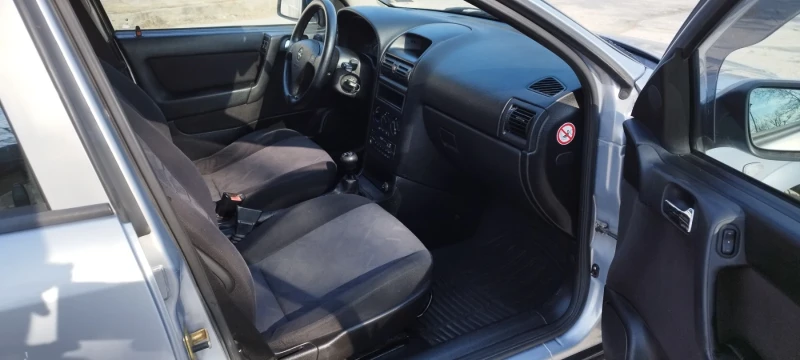 Opel Astra 1.6 Газ/клима моно * * * , снимка 9 - Автомобили и джипове - 49259471