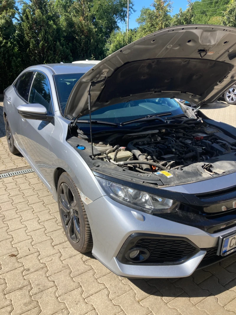 Honda Civic 1.0 VTECTurbo, снимка 9 - Автомобили и джипове - 51162441