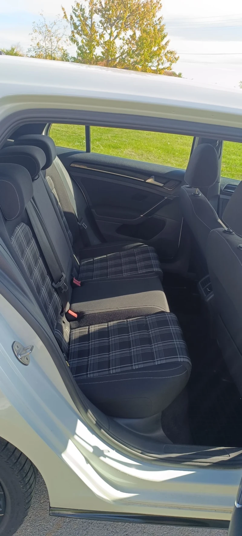 VW Golf 2.0 GTD DSG, снимка 9 - Автомобили и джипове - 52580455