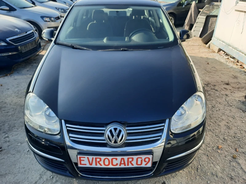 VW Jetta 1.6i 102hp СЕДАН, снимка 3 - Автомобили и джипове - 52148129