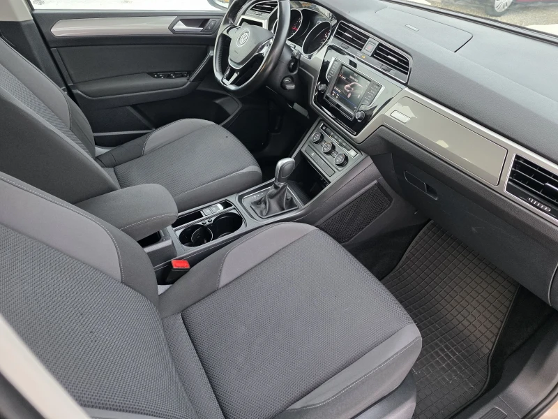 VW Touran 1.6tdi 115k.c DSG 6+ 1 места, снимка 10 - Автомобили и джипове - 53179873