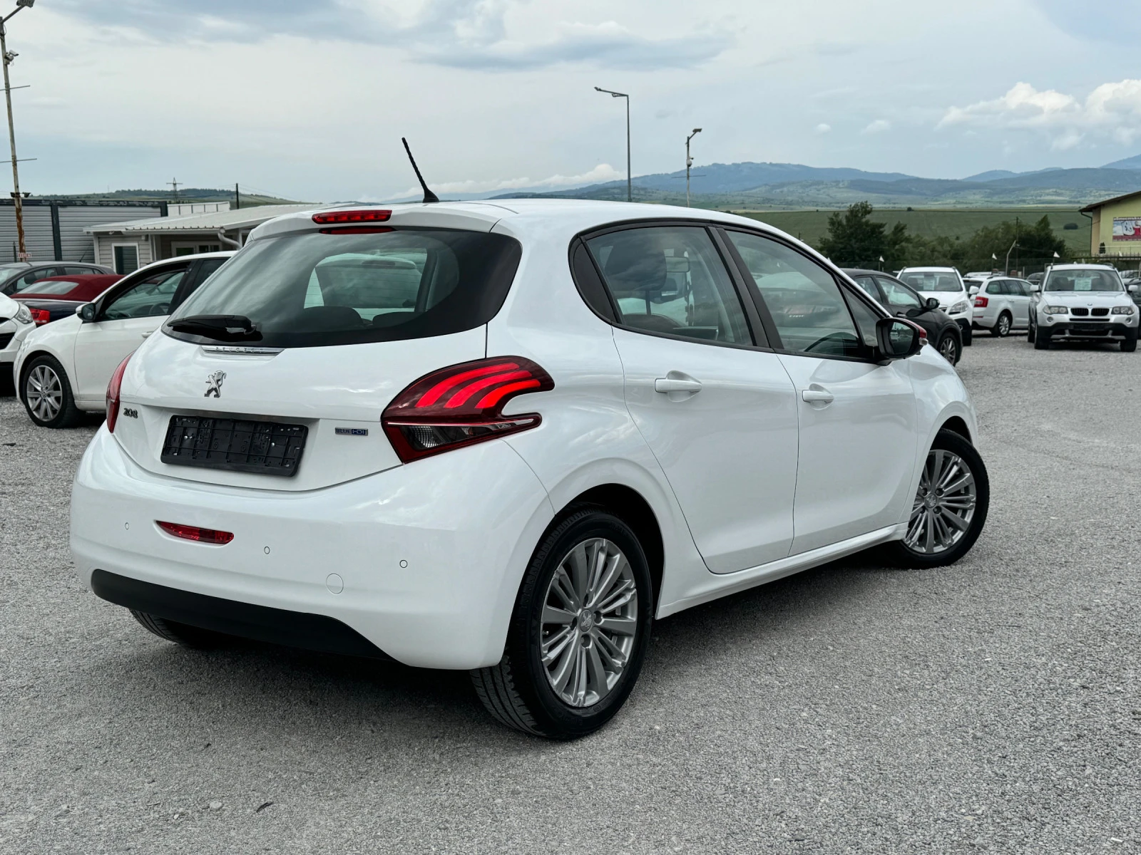 Peugeot 208 1.6 BLUE HDI 124хил. ЕВРО 6УНИКАТ - изображение 5