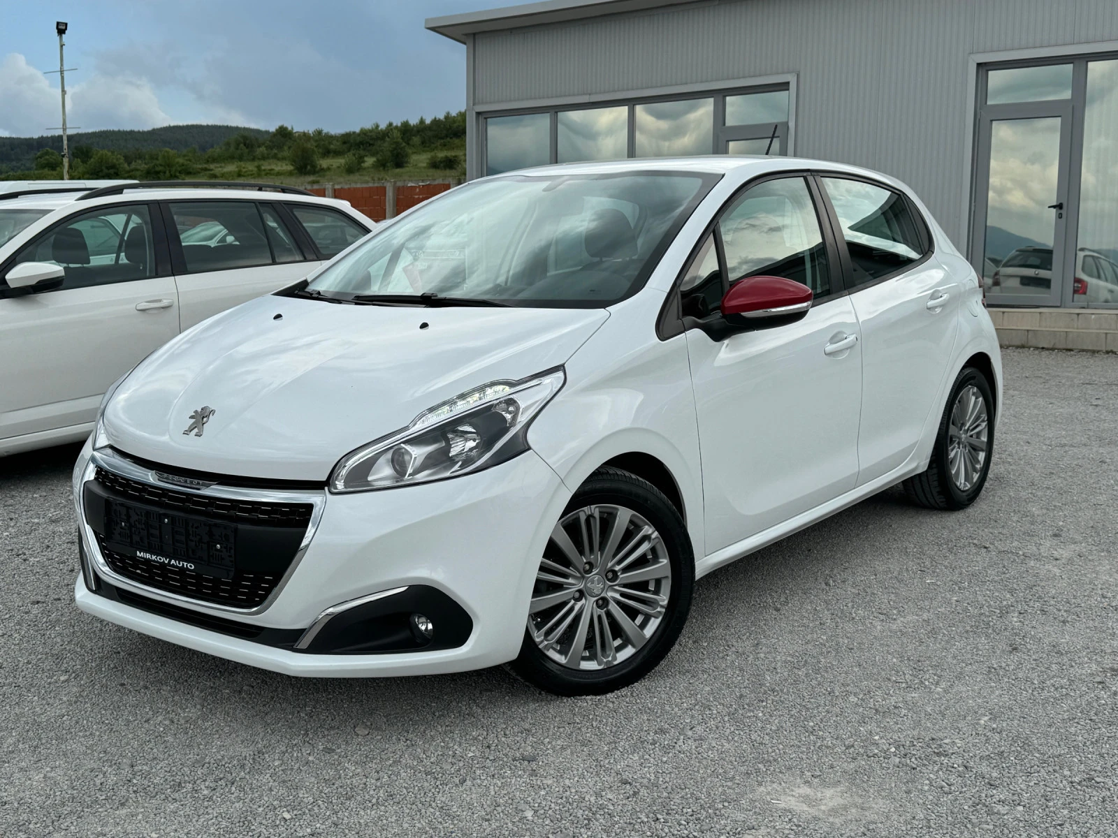 Peugeot 208 1.6 BLUE HDI 124хил. ЕВРО 6УНИКАТ - изображение 3