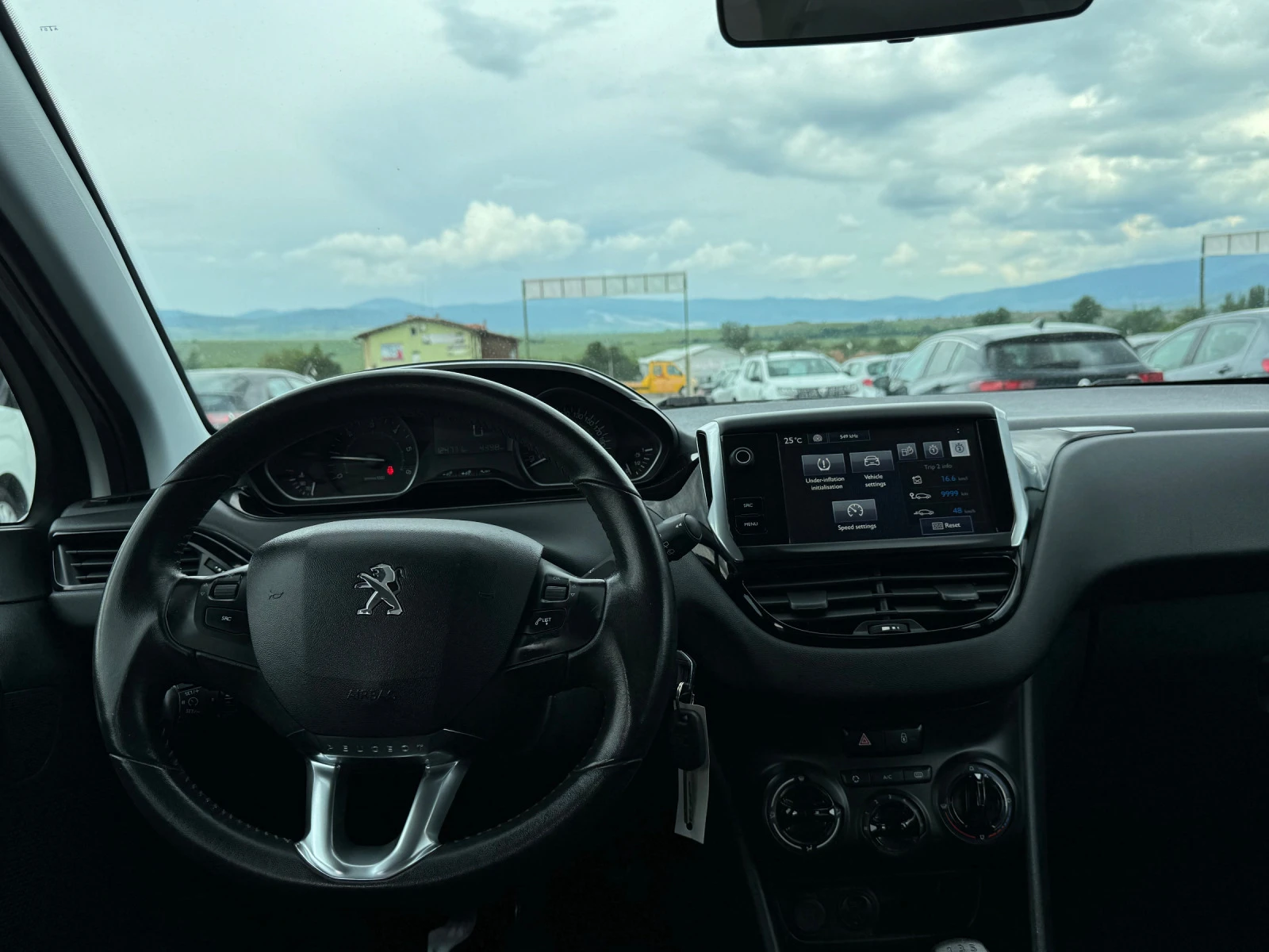 Peugeot 208 1.6 BLUE HDI 124хил. ЕВРО 6УНИКАТ - изображение 10