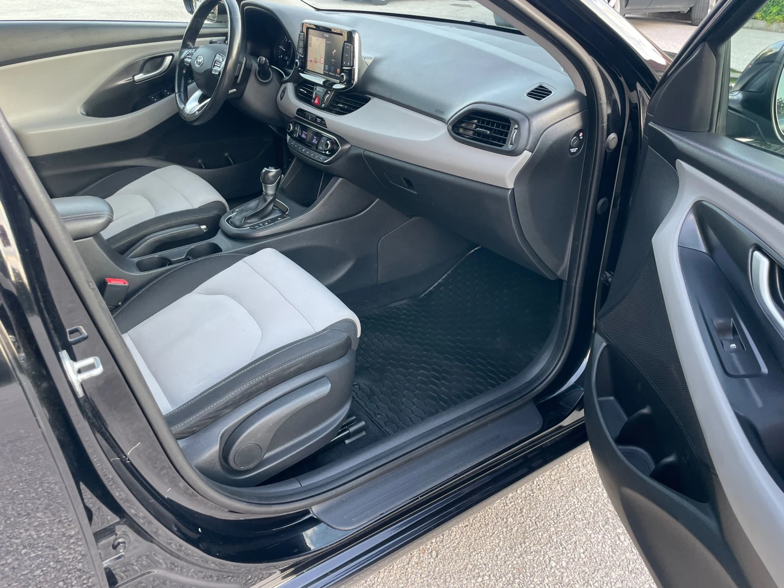 Hyundai I30 1.6CRDI 136к.с. NAVI CAMERA EURO6 | Mobile.bg — изображение 16