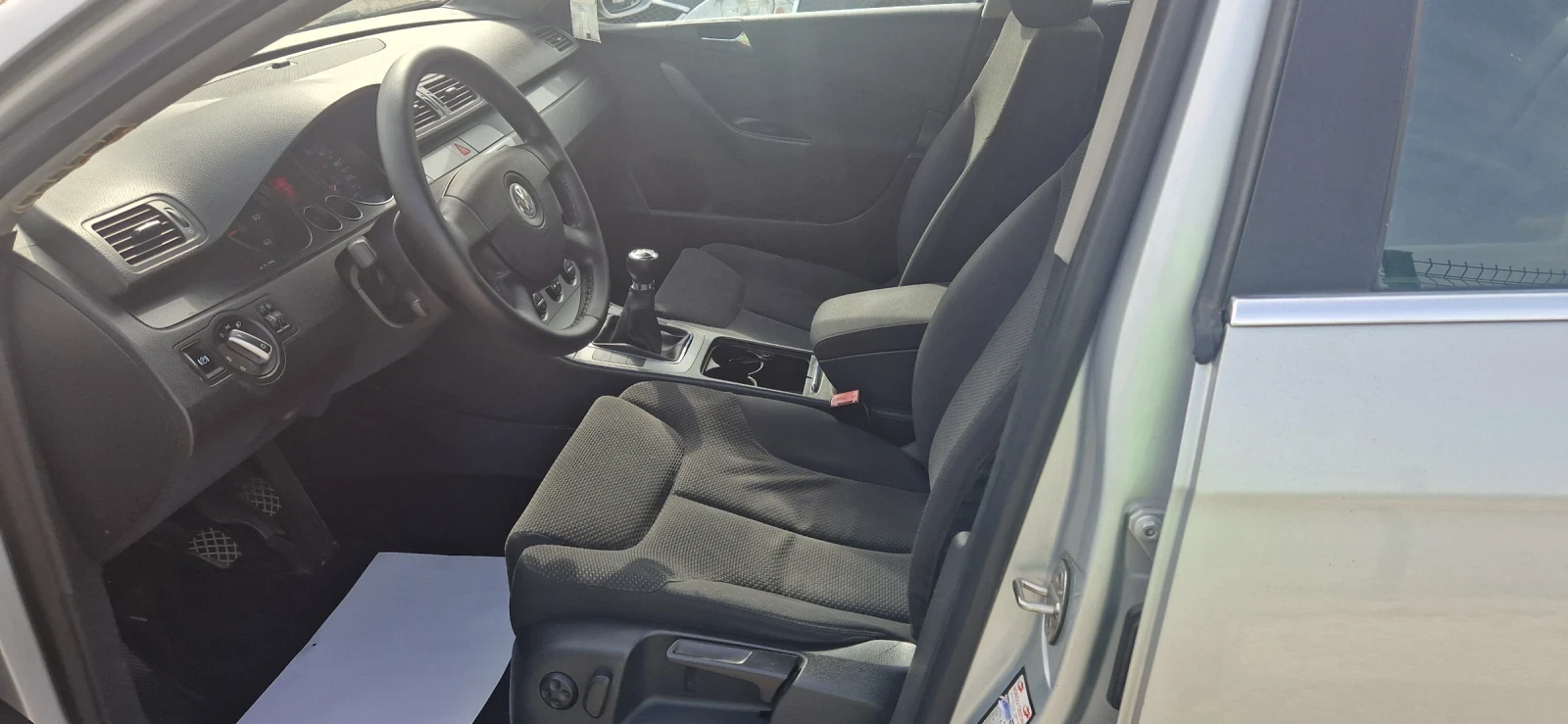 VW Passat 2.0 tdi-140 кс.-ИТАЛИЯ - изображение 8