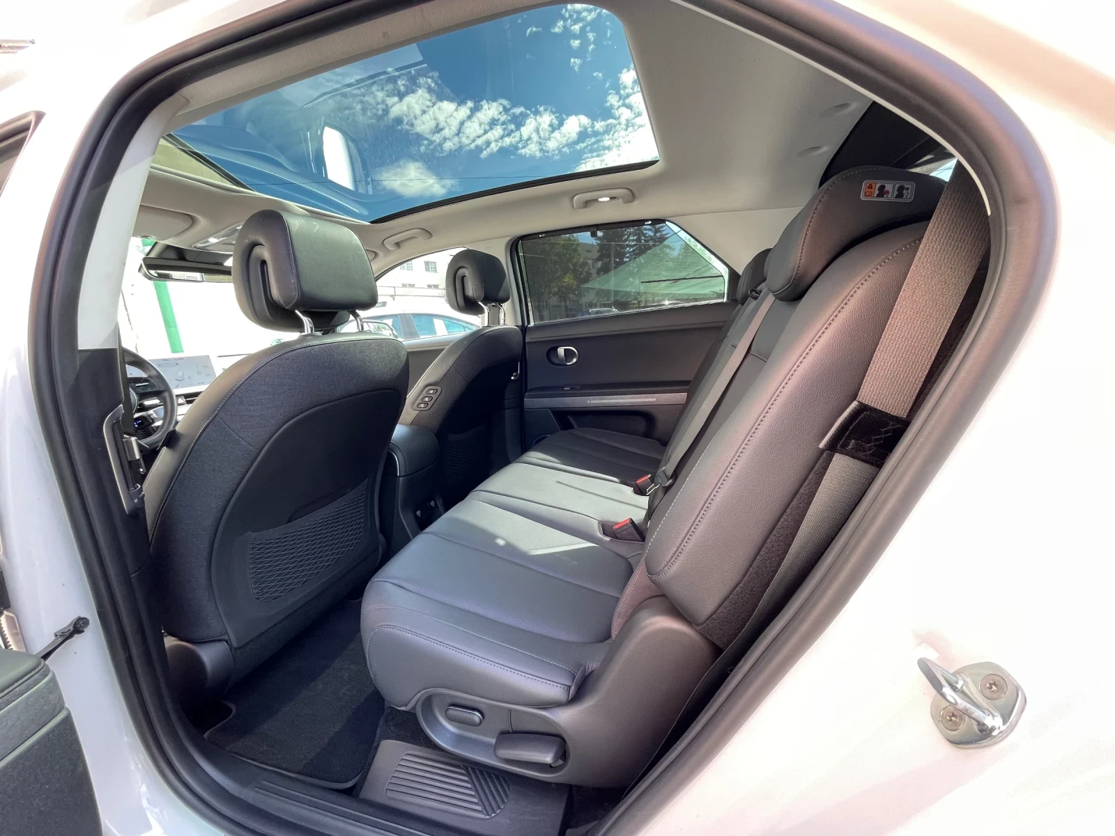 Hyundai Ioniq 5 29000KM* UNIQ* 306 H.P.* 72.6KW* AWD* ГАРАНЦИЯ | Mobile.bg — изображение 14