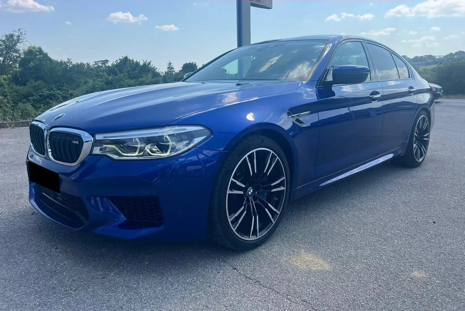 BMW M5 xDrive - изображение 2