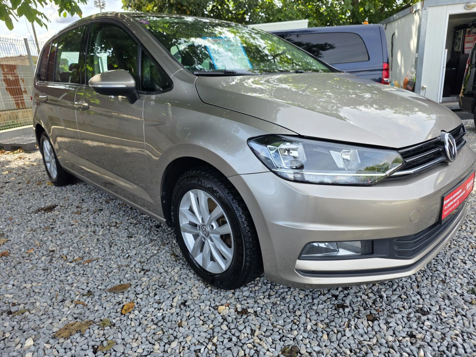 VW Touran 1.6tdi 115k.c DSG 6+ 1 места, снимка 3 - Автомобили и джипове - 53179873