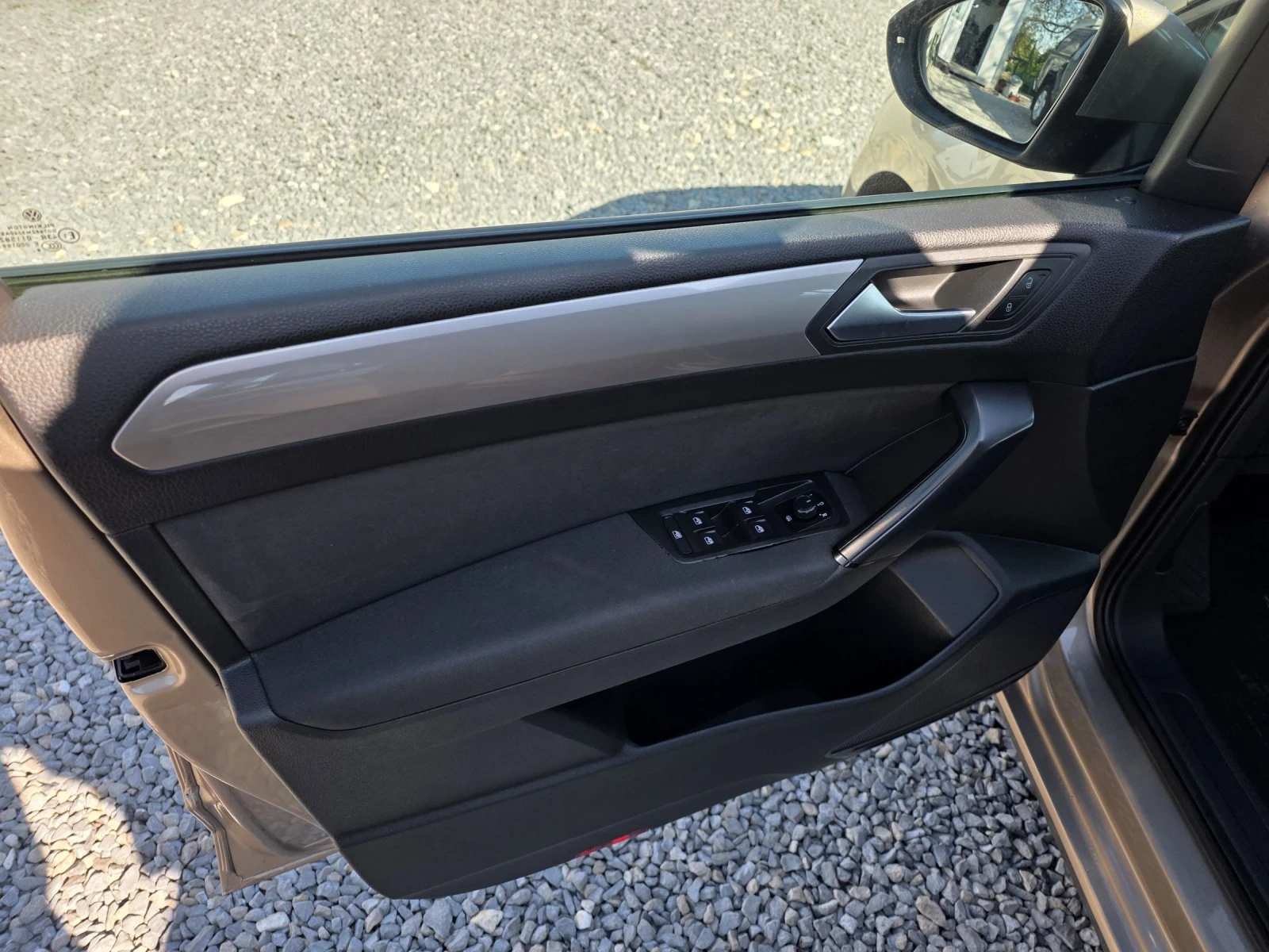 VW Touran 1.6tdi 115k.c DSG 6+ 1 места, снимка 11 - Автомобили и джипове - 53179873