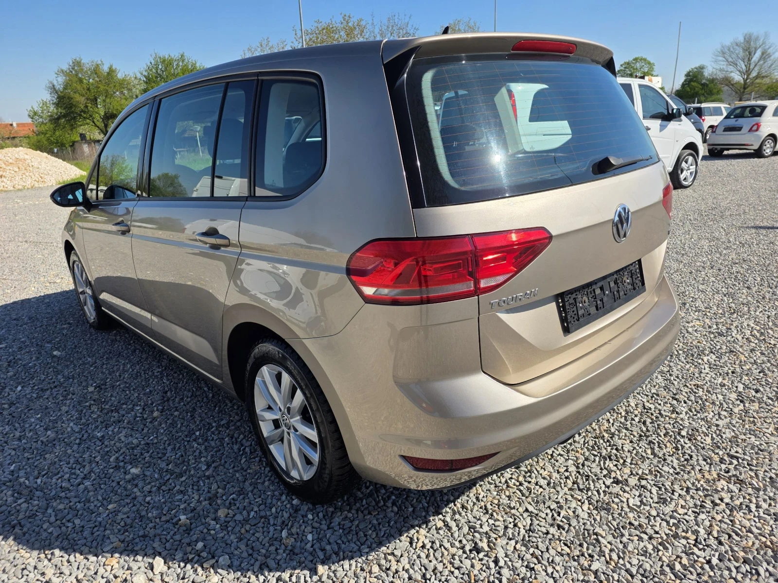 VW Touran 1.6tdi 115k.c DSG 6+ 1 места, снимка 5 - Автомобили и джипове - 53179873