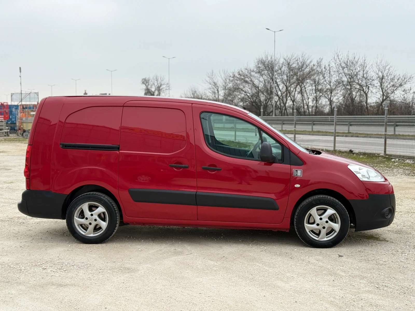 Peugeot Partner 1.6HDI* НОВ ВНОС* MAXI XXL* ЛЕТИ ДЖАНТИ* РЕВИЗИРАН - изображение 6