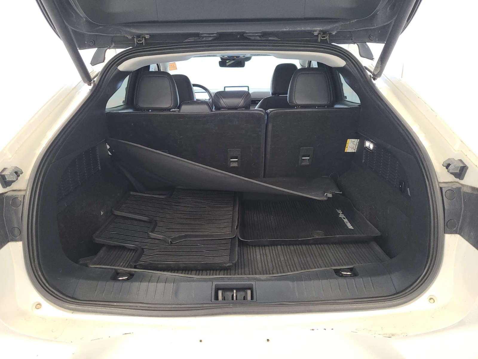 Ford Mustang Mach-E PREMIUM, снимка 10 - Автомобили и джипове - 53761097