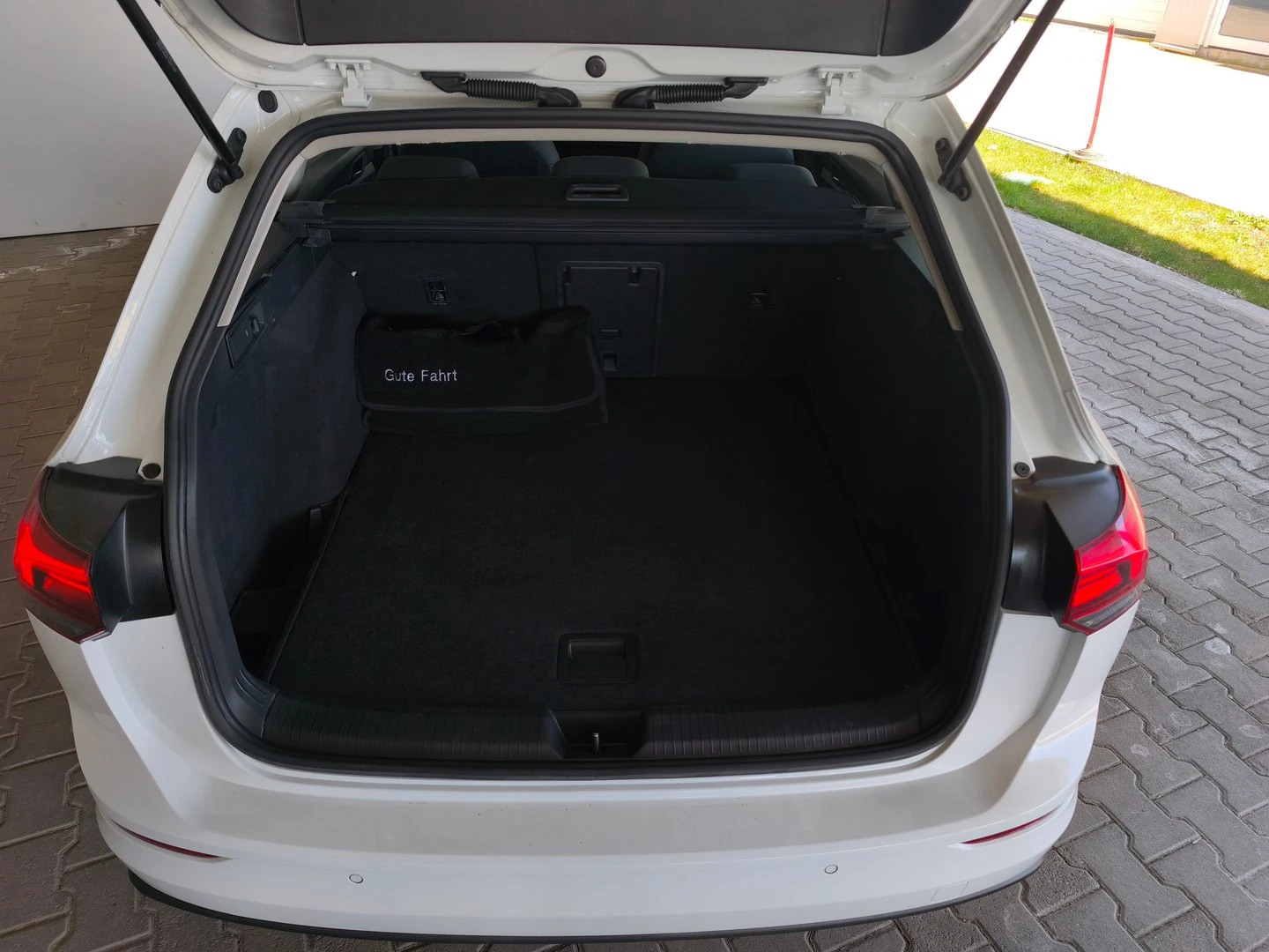 VW Golf Variant 8 Life 2.0 TDI SCR DSG | Mobile.bg � ����������� 10
