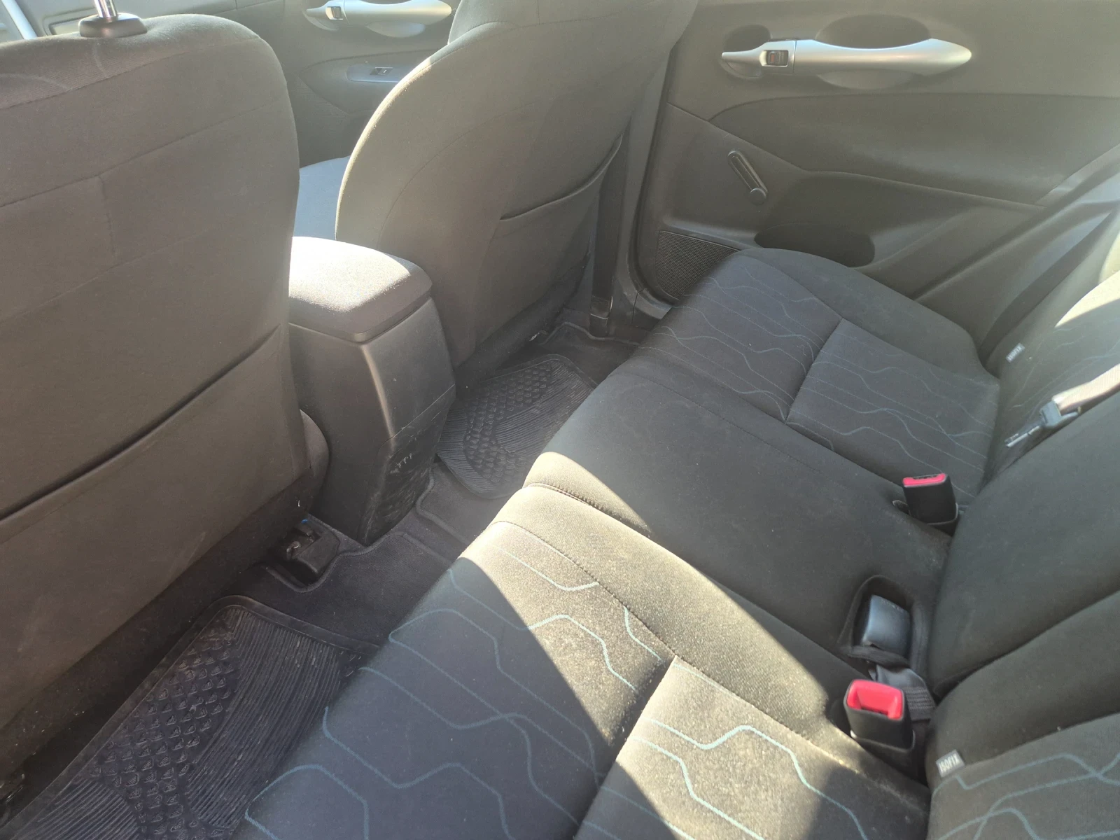 Toyota Auris, снимка 7 - Автомобили и джипове - 53945258