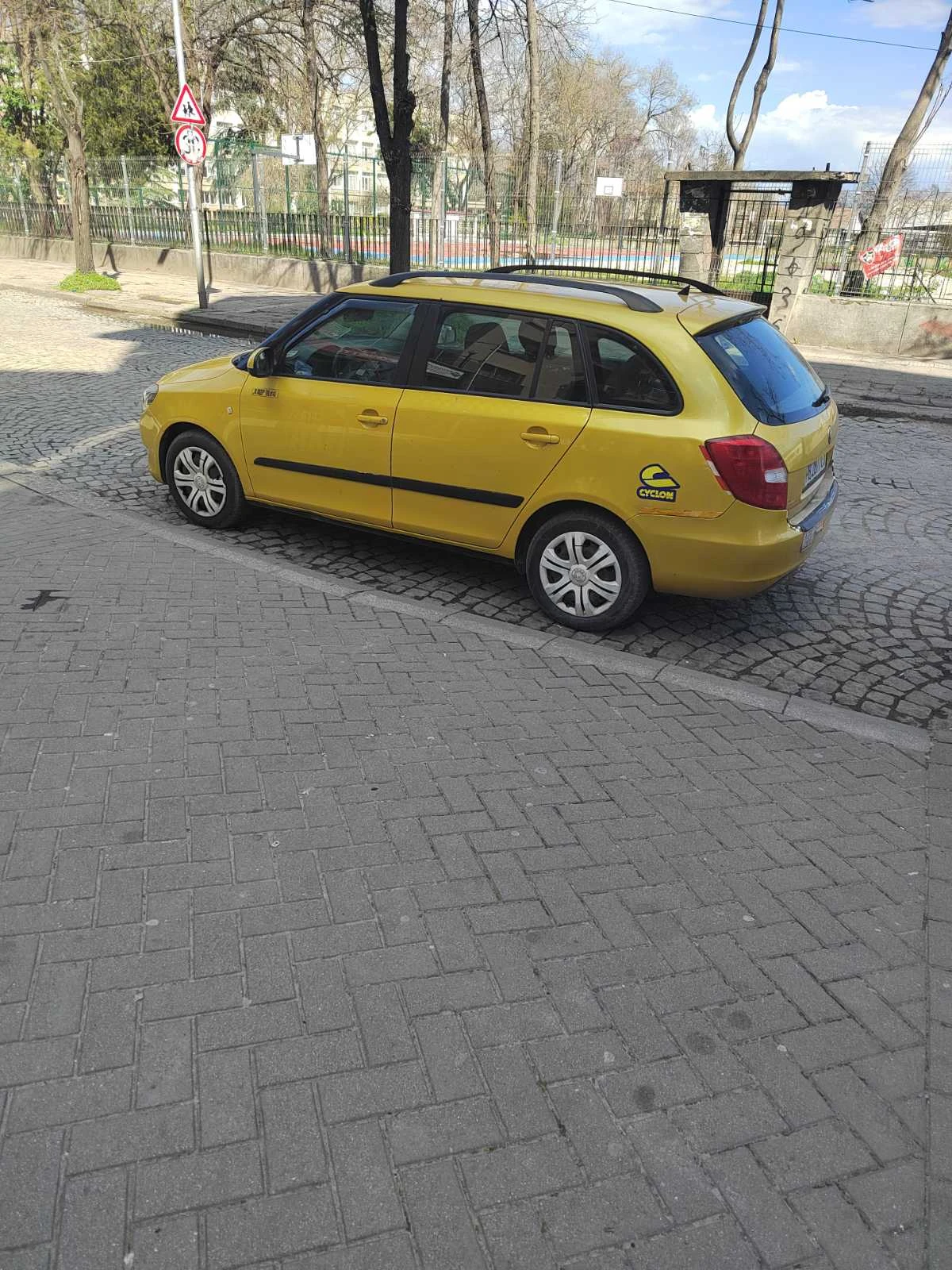 Skoda Fabia, снимка 2 - Автомобили и джипове - 54099899