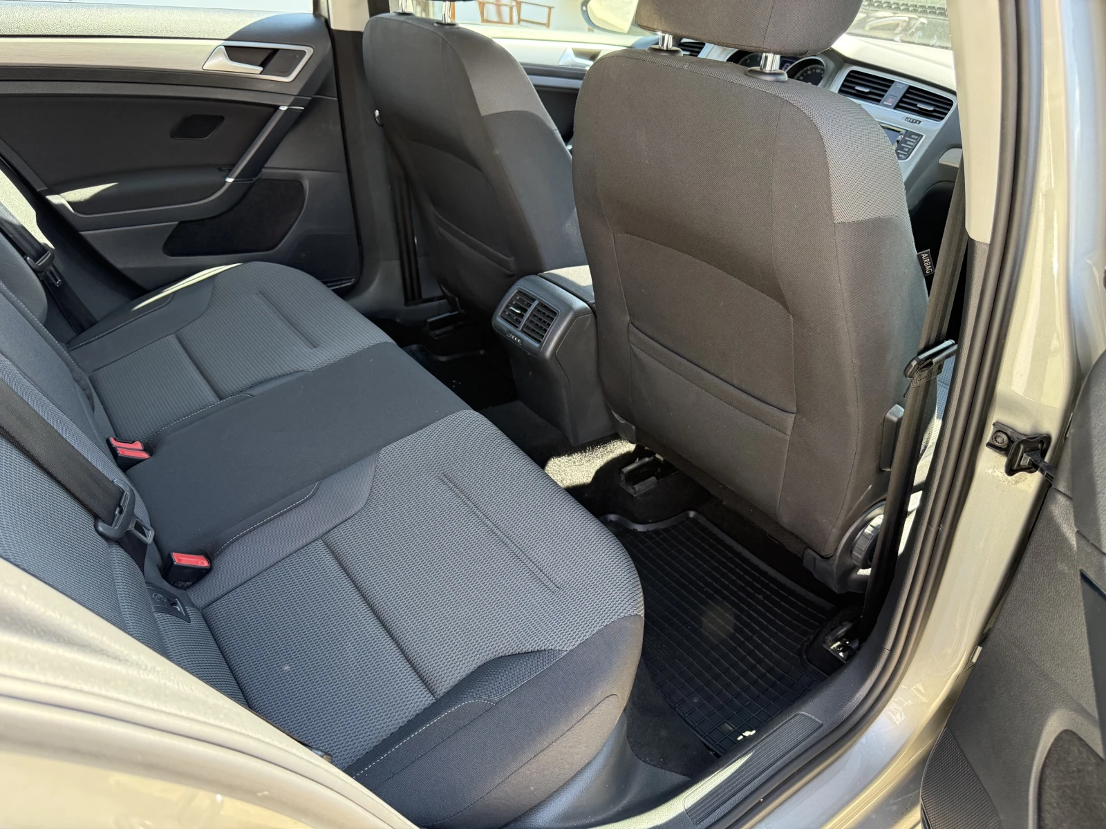 VW Golf 1.6TDI Comfortline., снимка 12 - Автомобили и джипове - 54112023