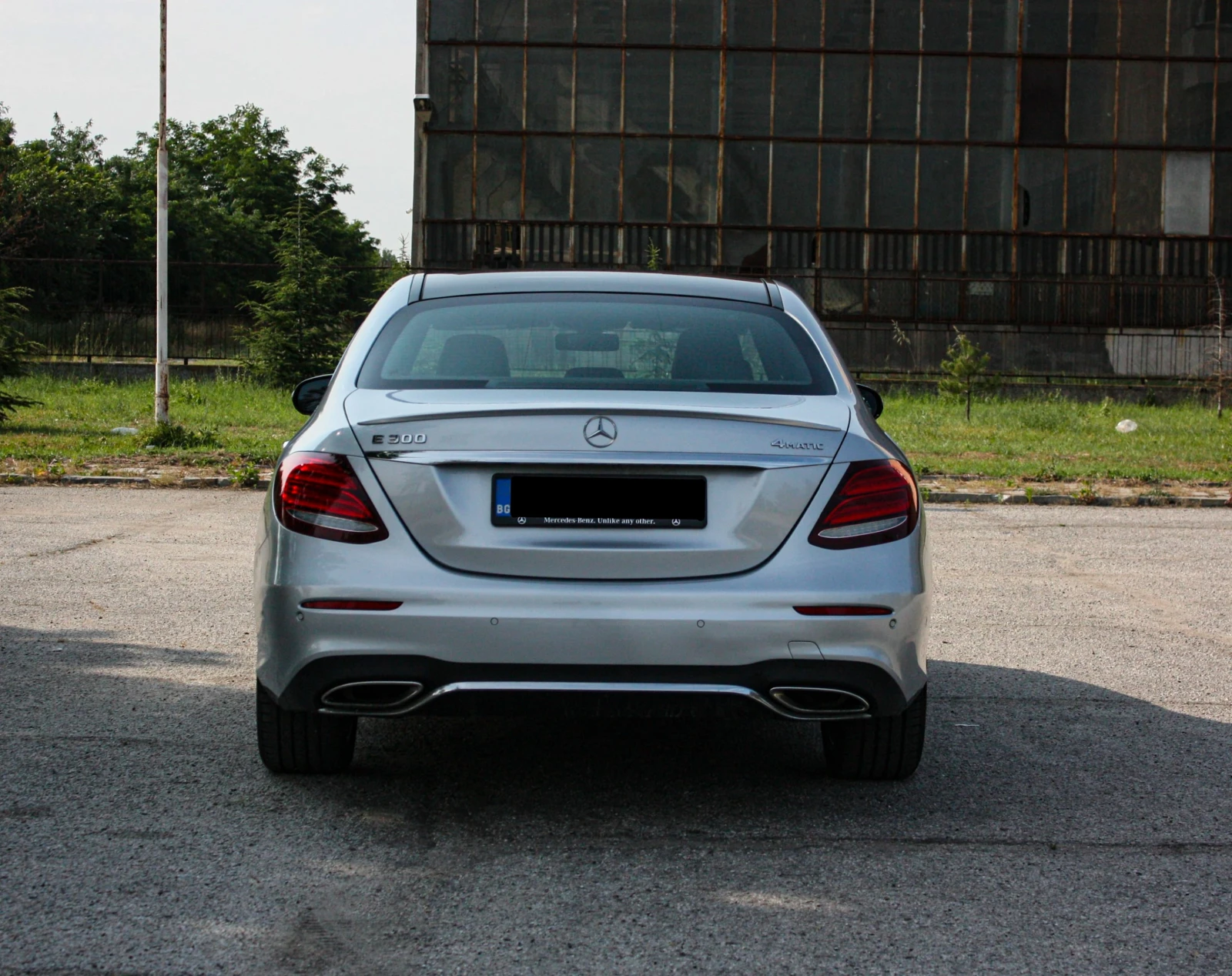 Mercedes-Benz E 300 4 MATIC AMG-LINE / PANORAMA / BURMESTER, снимка 5 - Автомобили и джипове - 54248464