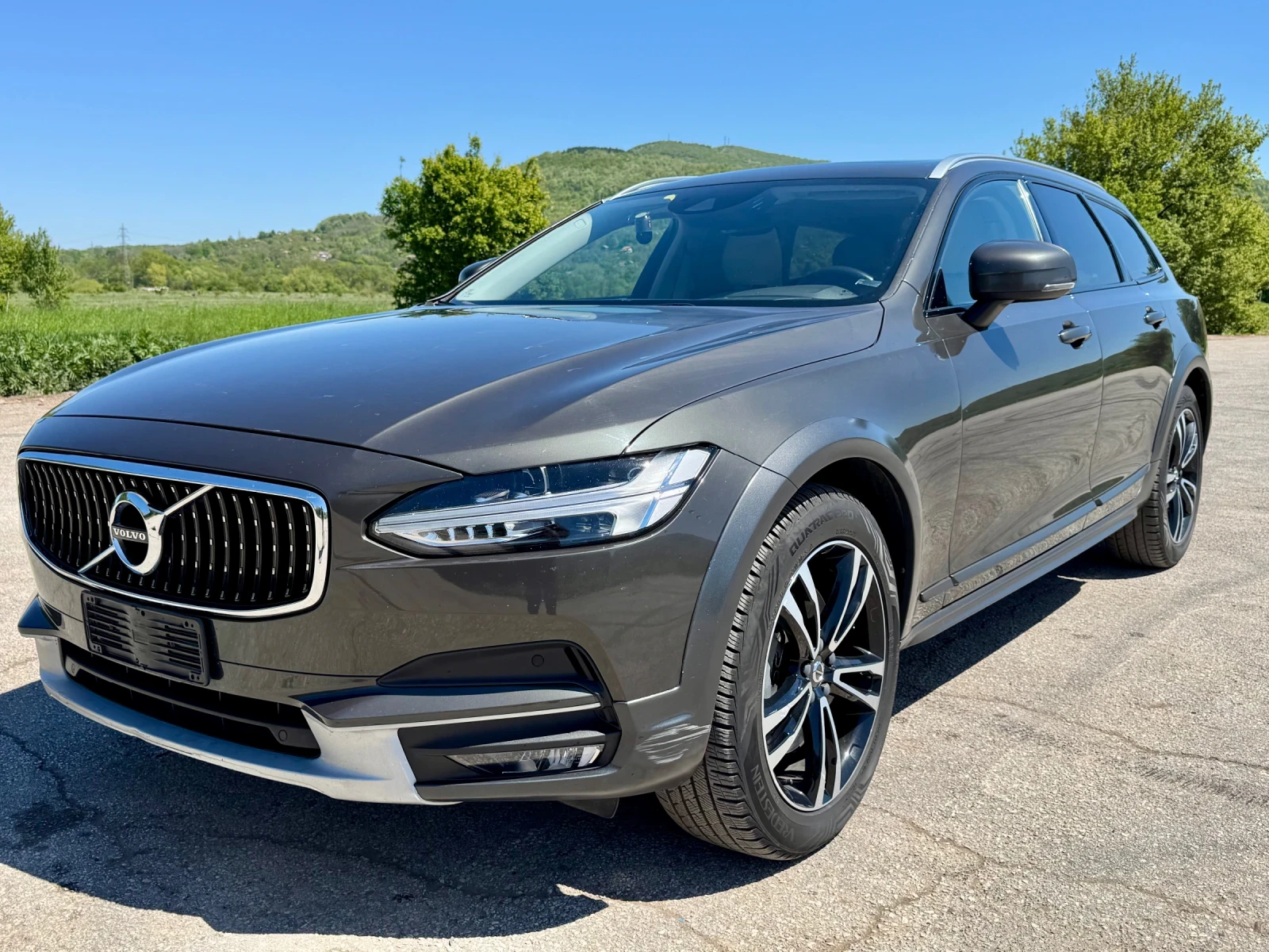 Volvo V90 Cross Country D5 235, снимка 3 - Автомобили и джипове - 54320554