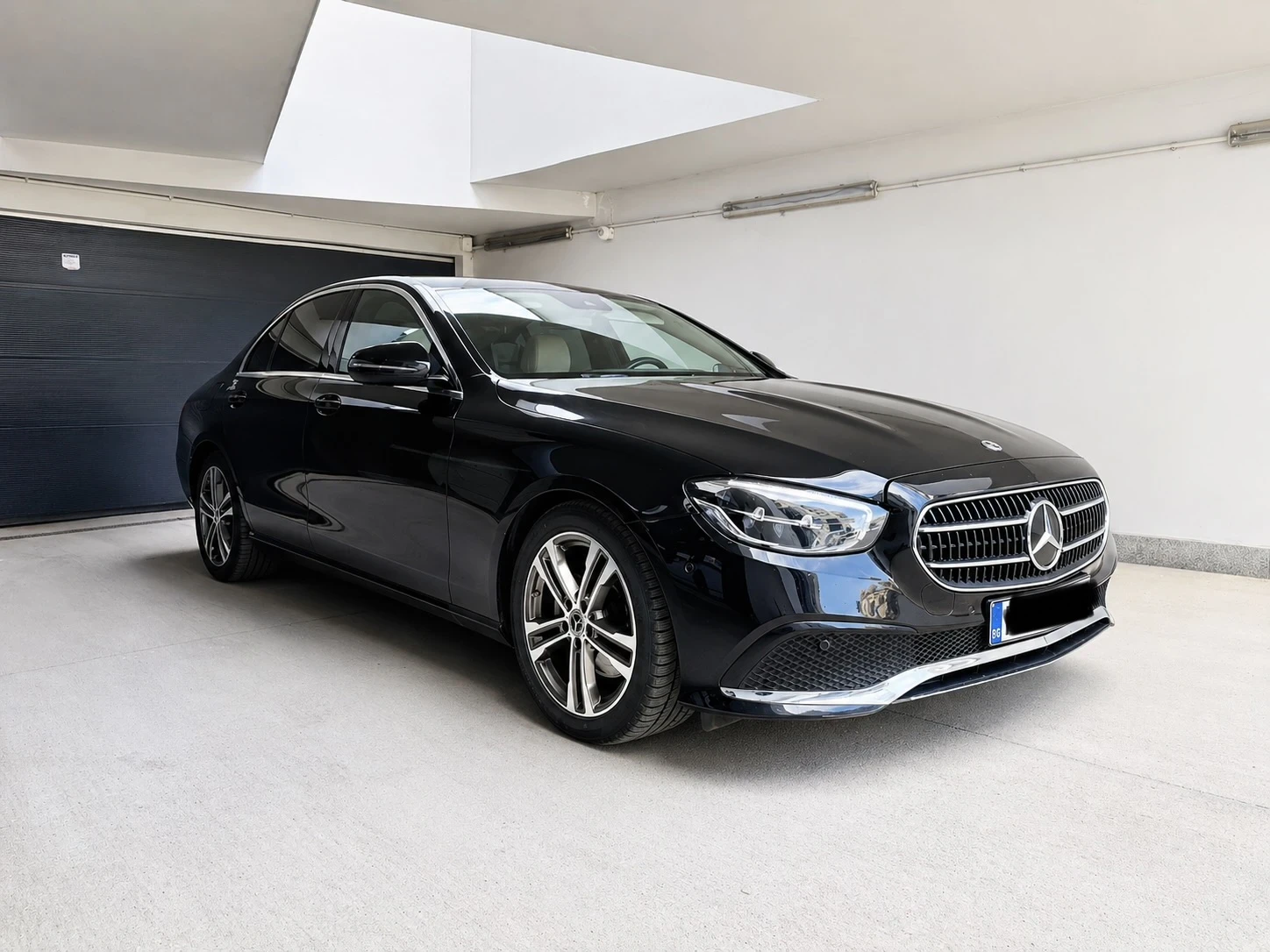 Mercedes-Benz E 220 Проверка в Силвър Стар, снимка 4 - Автомобили и джипове - 54390924