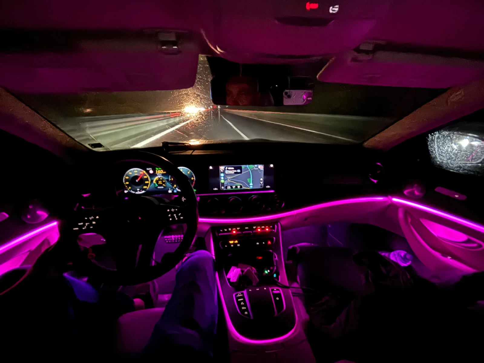 Mercedes-Benz E 220 Проверка в Силвър Стар