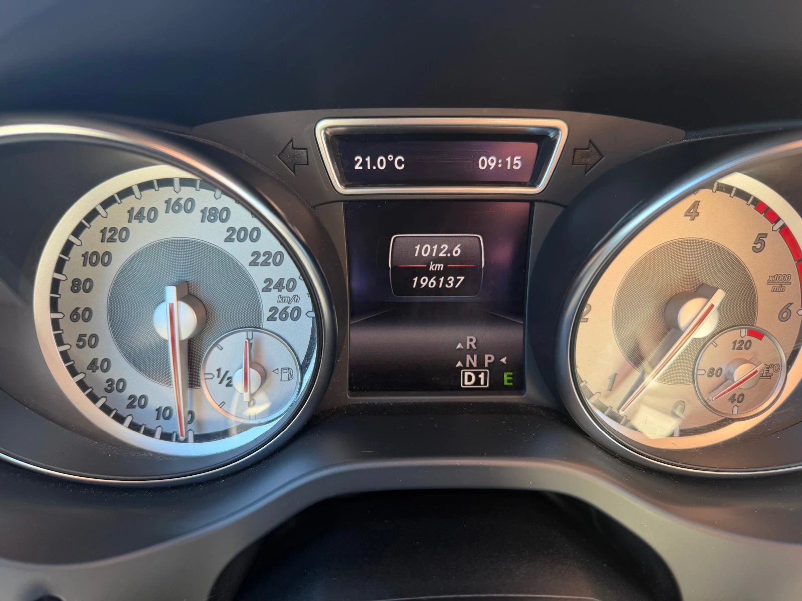 Mercedes-Benz CLA 220 AMG, снимка 11 - Автомобили и джипове - 54909519