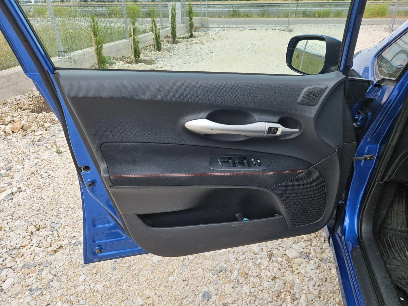 Toyota Auris 2.0 D4D Navi Евро 5, снимка 6 - Автомобили и джипове - 55450921