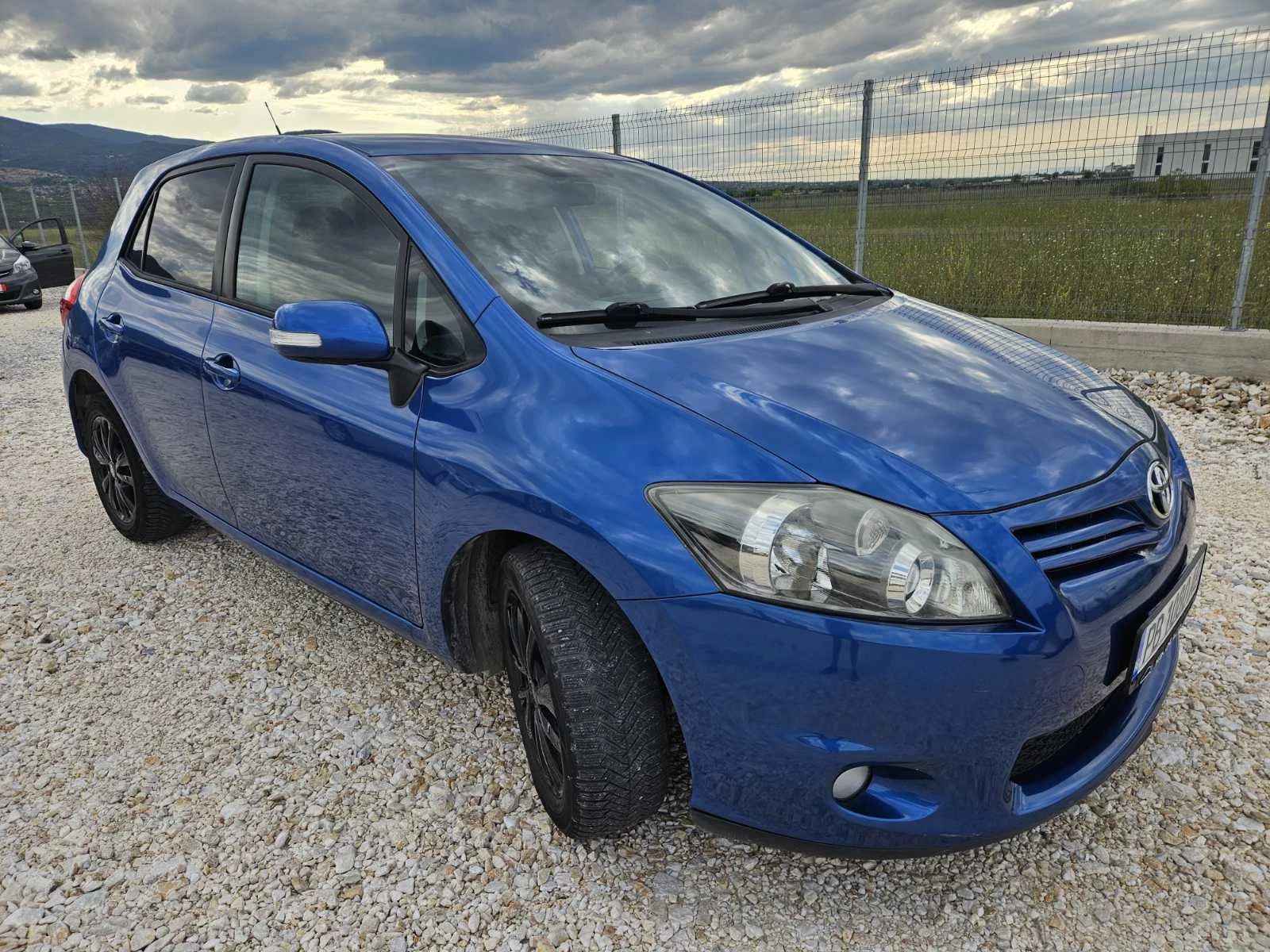 Toyota Auris 2.0 D4D Navi Евро 5, снимка 2 - Автомобили и джипове - 55450921