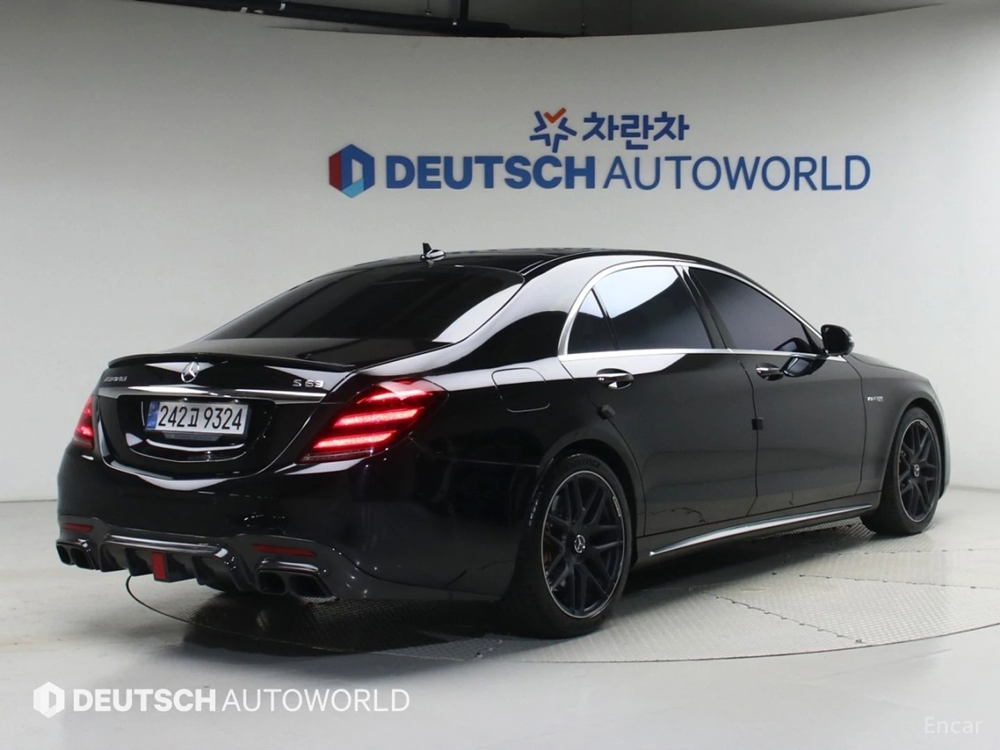 Mercedes-Benz S 63 AMG 4MATIC+ * HUD* МОНИТОРИ* МАСАЖИ* 360* ПАНО, снимка 2 - Автомобили и джипове - 55570723