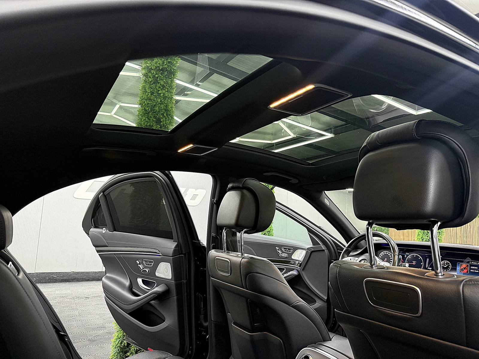 Mercedes-Benz S 350 4-Matic/AMG/PANORAMA/360-kamera/СОБСТВЕН ЛИЗИНГ, снимка 11 - Автомобили и джипове - 55936470