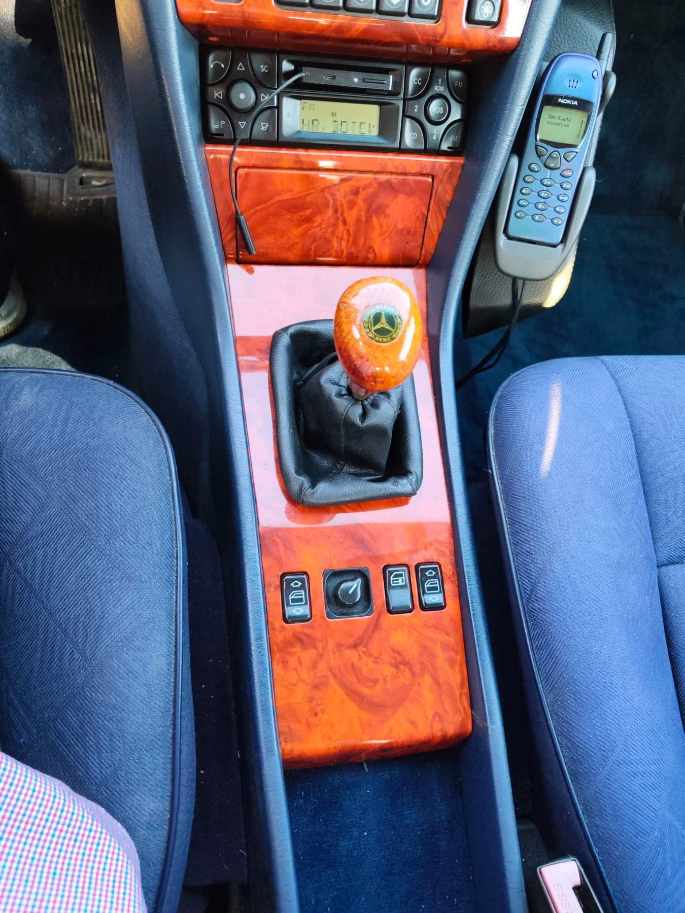 Mercedes-Benz 124 Е200, снимка 5 - Автомобили и джипове - 55993348