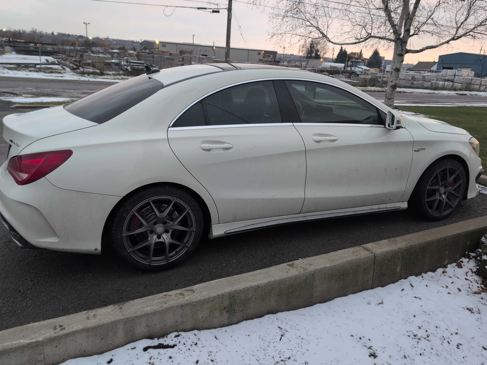 Mercedes-Benz CLA 45 AMG 4MATIC * CARPLAY* ПАНОРАМА* ПОДГРЕВИ* , снимка 5 - Автомобили и джипове - 56056489