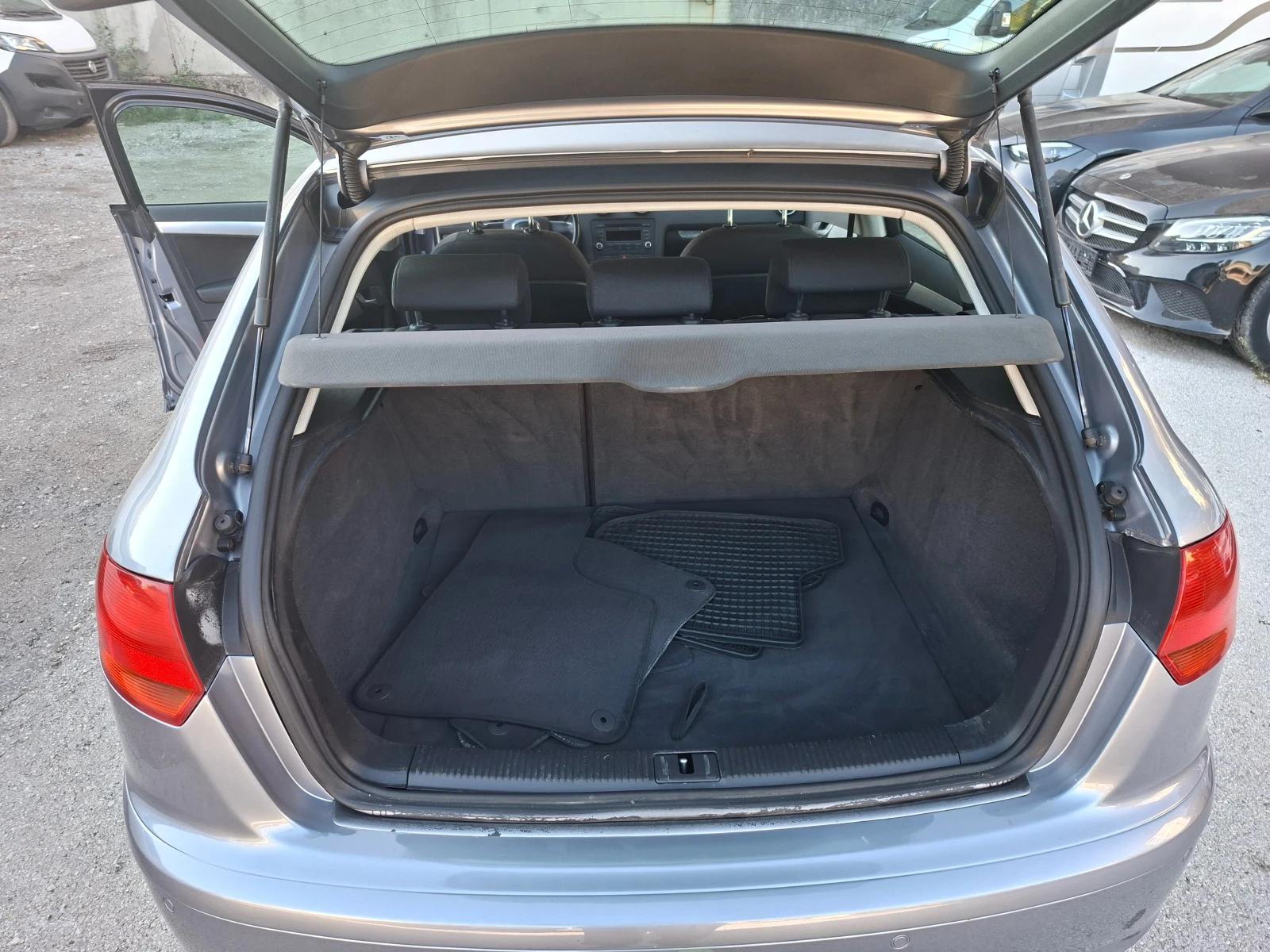 Audi A3 2.0 TDI Quatro, снимка 14 - Автомобили и джипове - 56354420
