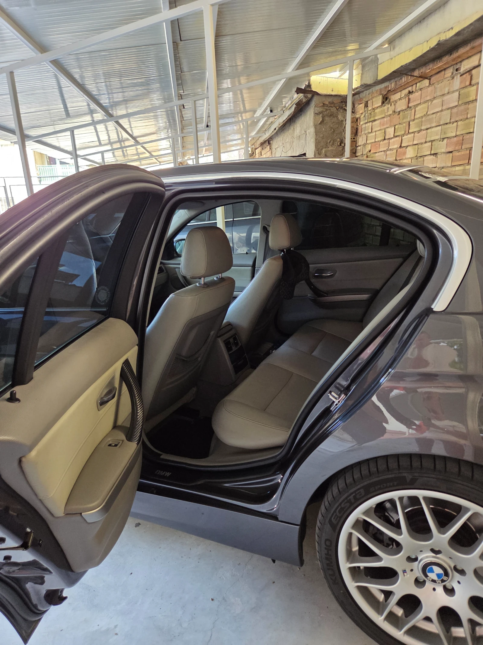 BMW 330, снимка 8 - Автомобили и джипове - 56448724
