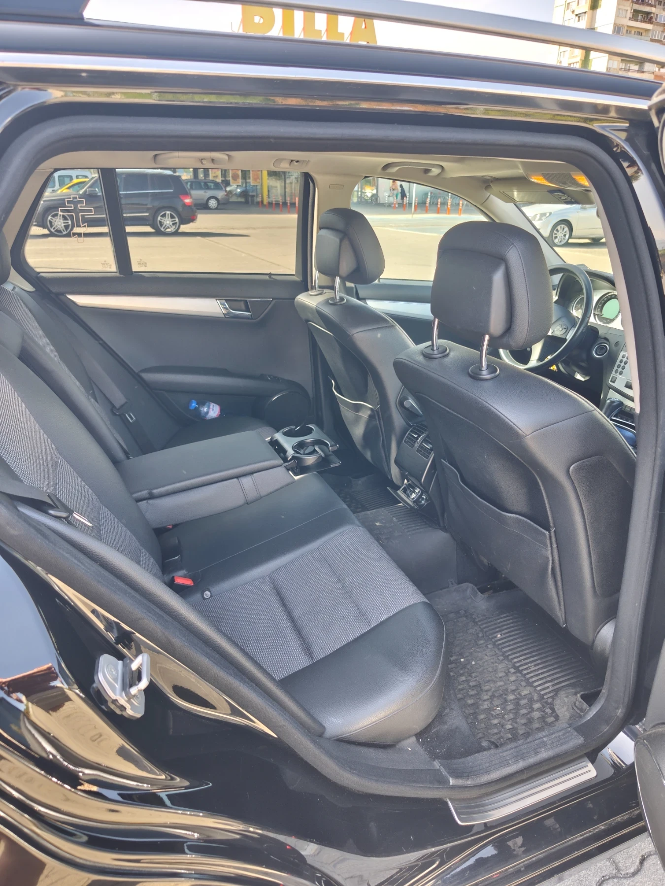 Mercedes-Benz C 220 Avantgarde , снимка 11 - Автомобили и джипове - 56573003