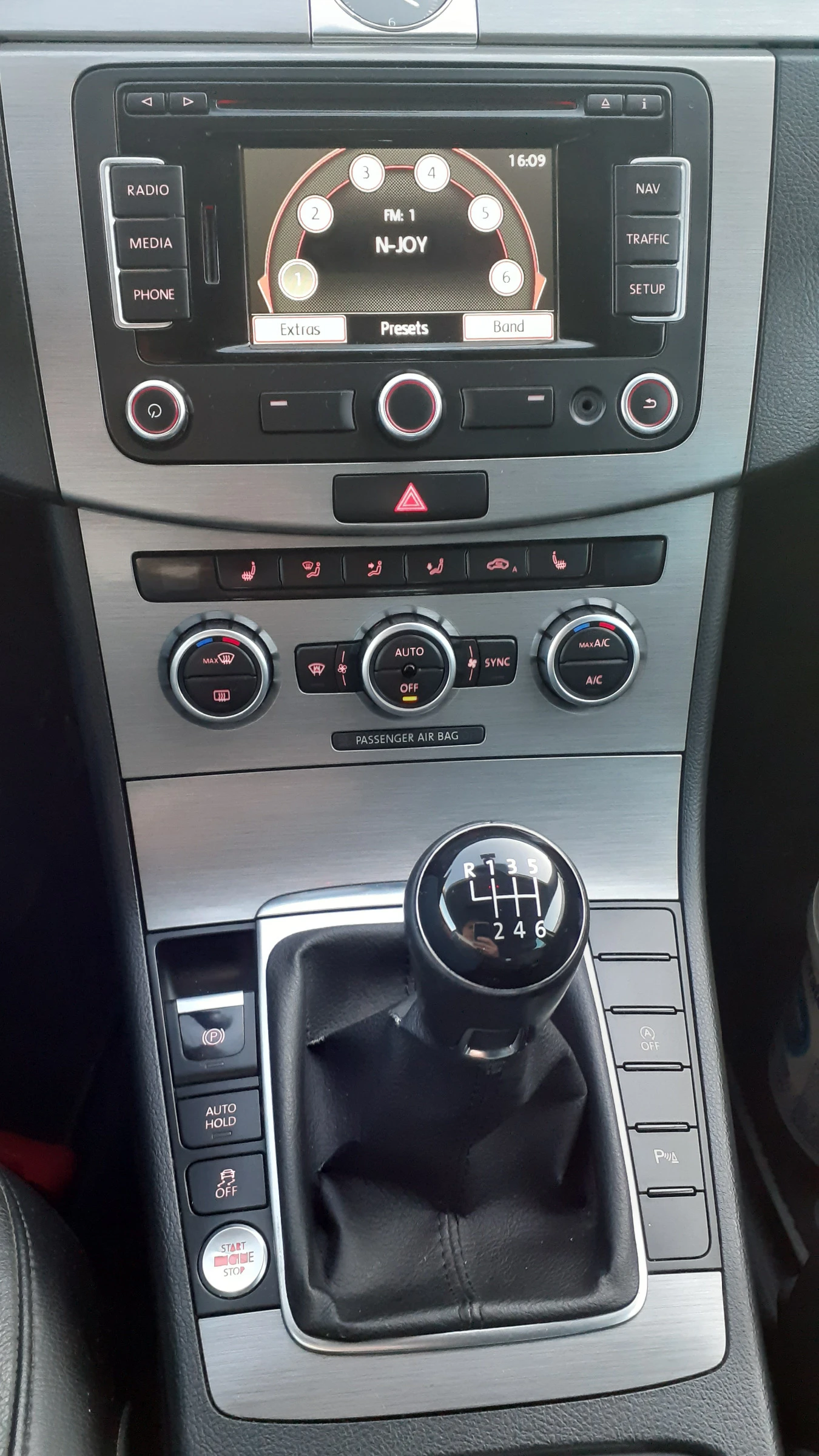 VW Passat, снимка 9 - Автомобили и джипове - 56616850