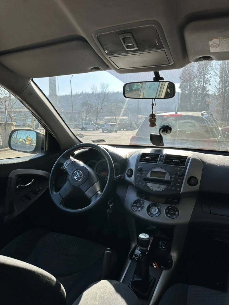 Toyota Rav4 2.2 D4D, снимка 8 - Автомобили и джипове - 48714558