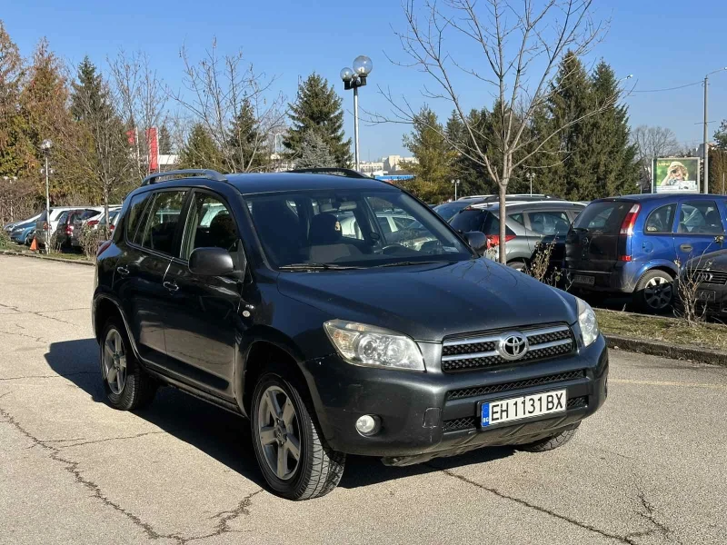 Toyota Rav4 2.2 D4D, снимка 5 - Автомобили и джипове - 48714558