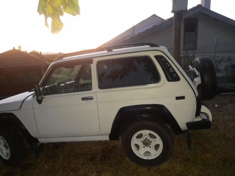 Lada Niva, снимка 3 - Автомобили и джипове - 52160217