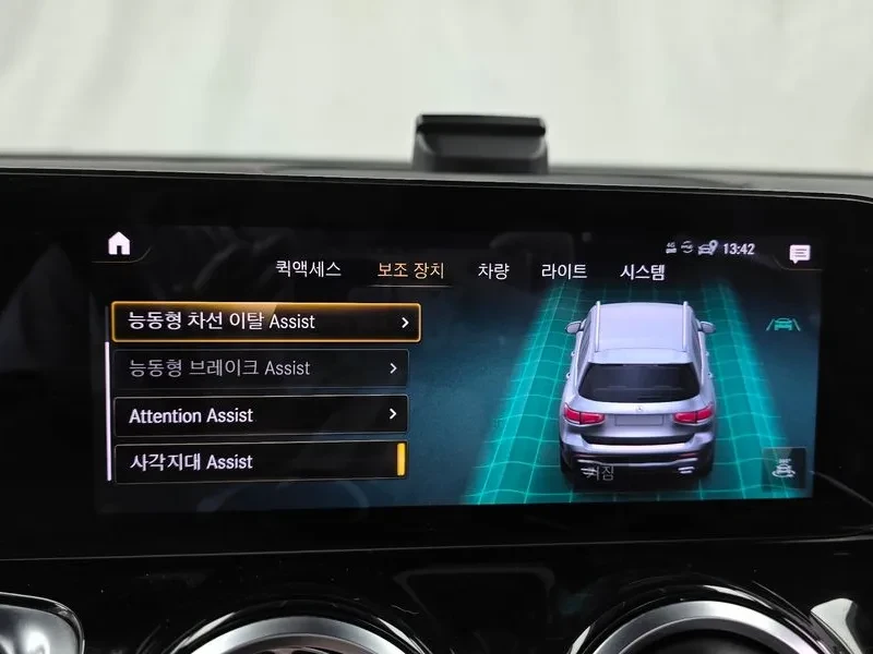 Mercedes-Benz GLB, снимка 16 - Автомобили и джипове - 56016804