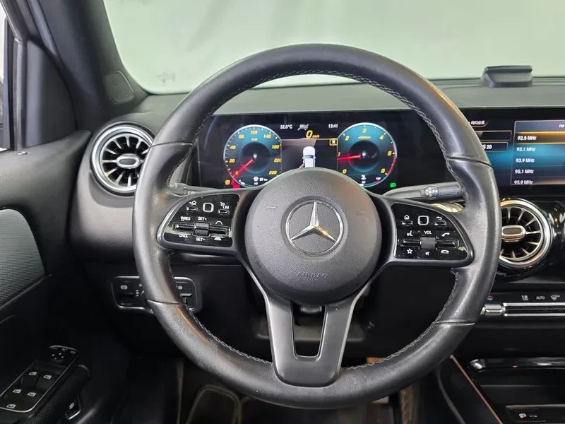 Mercedes-Benz GLB, снимка 13 - Автомобили и джипове - 56016804