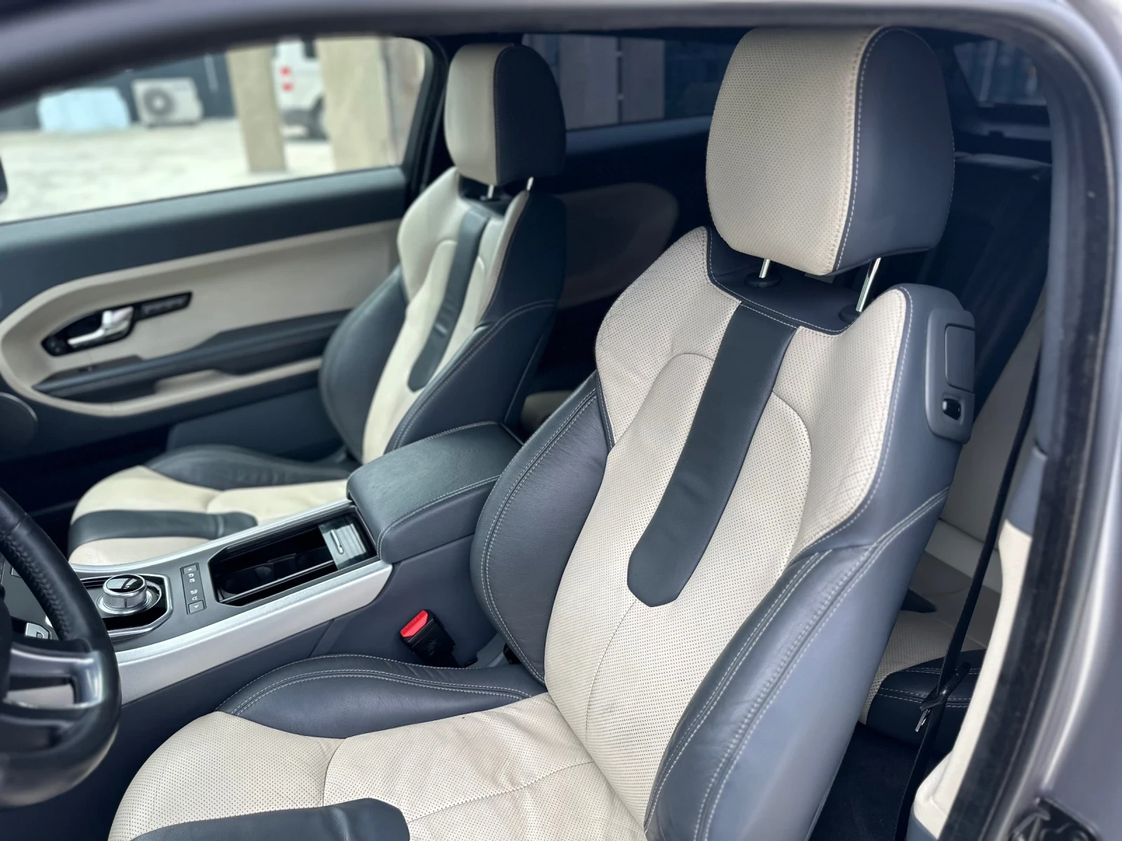 Land Rover Evoque, снимка 10 - Автомобили и джипове - 54739928