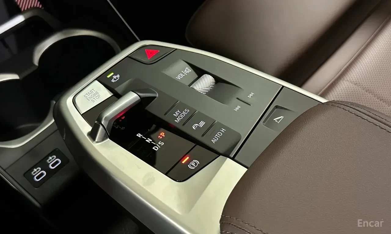 BMW X1 M35i* HARMON* KARDON* ХЕДЪП* 360КАМЕРА* , снимка 10 - Автомобили и джипове - 56129877