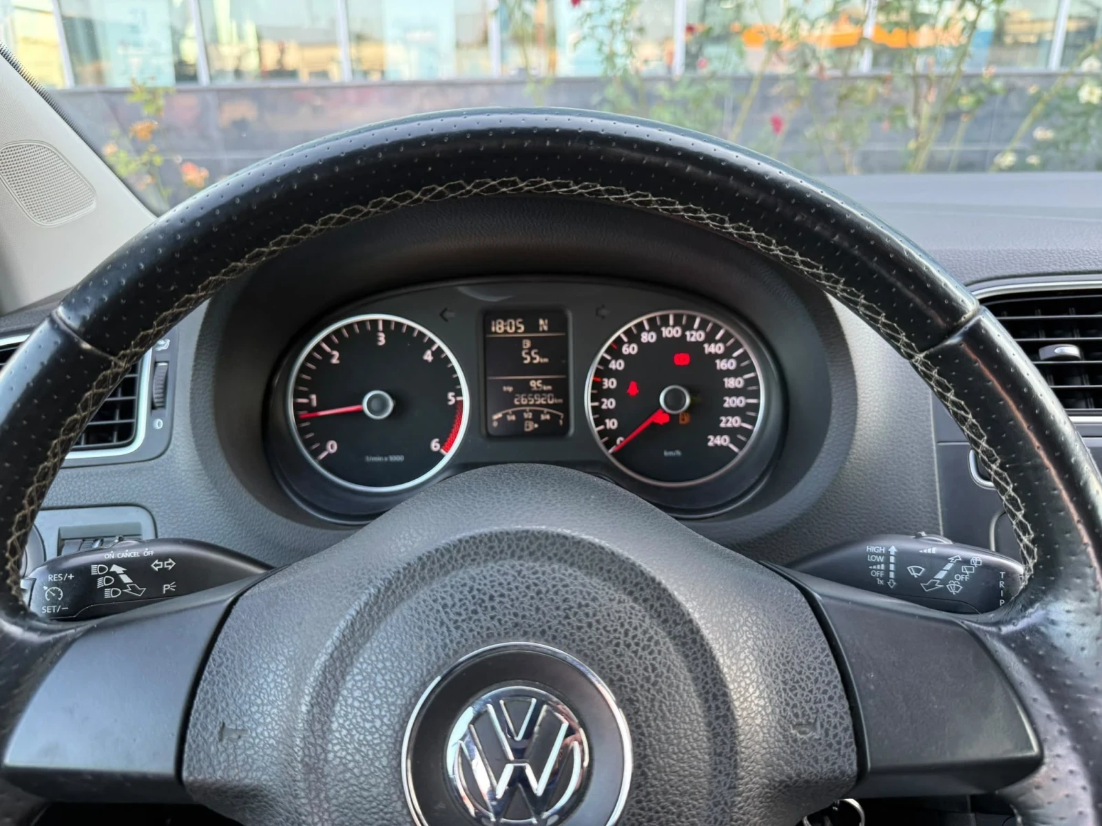VW T-Cross 1600 TDI, снимка 9 - Автомобили и джипове - 56134593