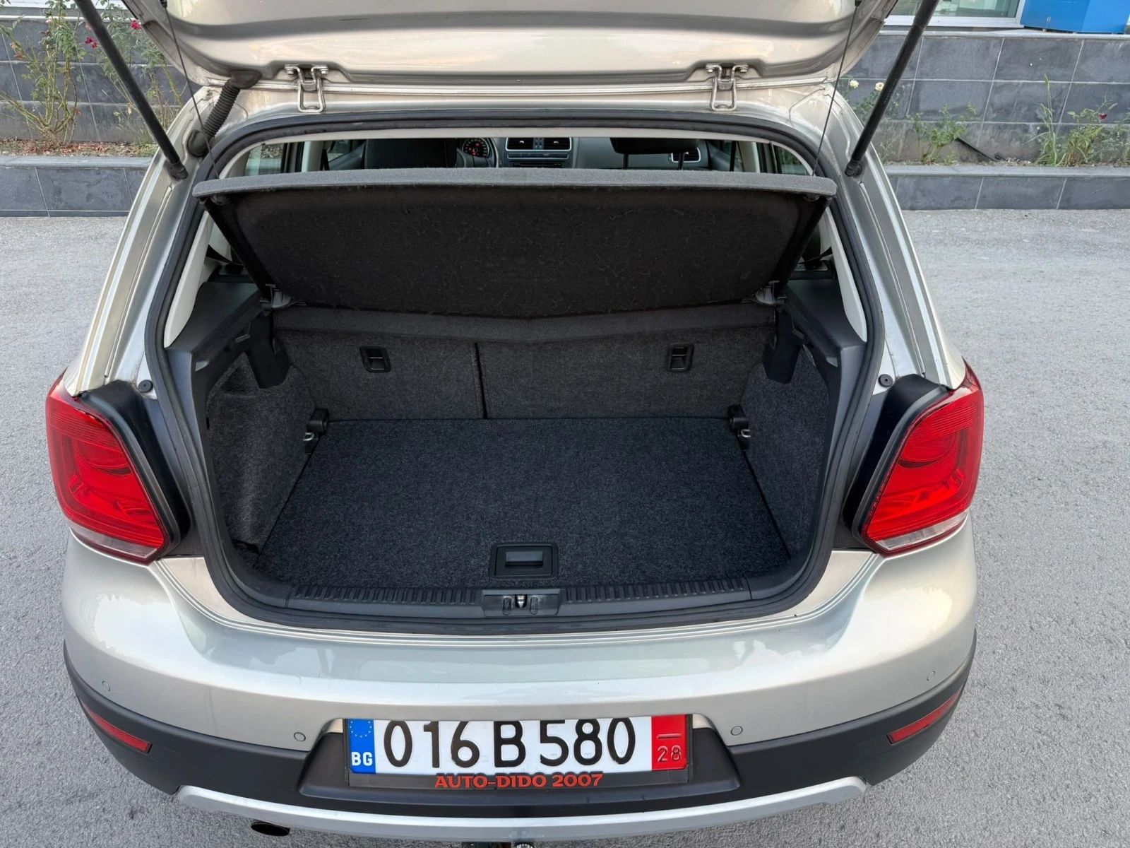VW T-Cross 1600 TDI, снимка 14 - Автомобили и джипове - 56134593