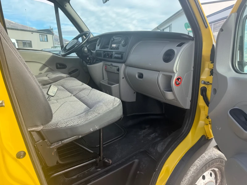 Renault Master 2.5 150ks, снимка 6 - Бусове и автобуси - 53044542