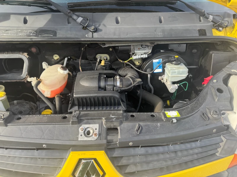 Renault Master 2.5 150ks, снимка 13 - Бусове и автобуси - 53044542