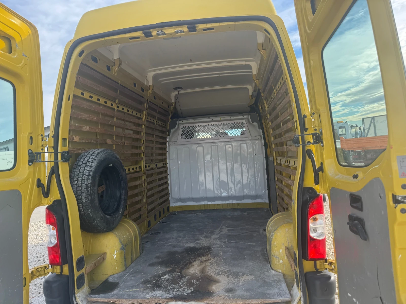 Renault Master 2.5 150ks - изображение 4