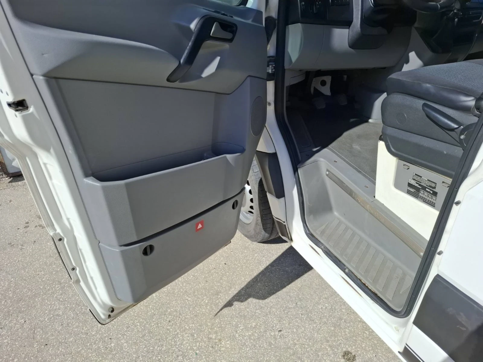 Mercedes-Benz Sprinter 313 130кс/възможност + падащ борд, снимка 13 - Бусове и автобуси - 54359904