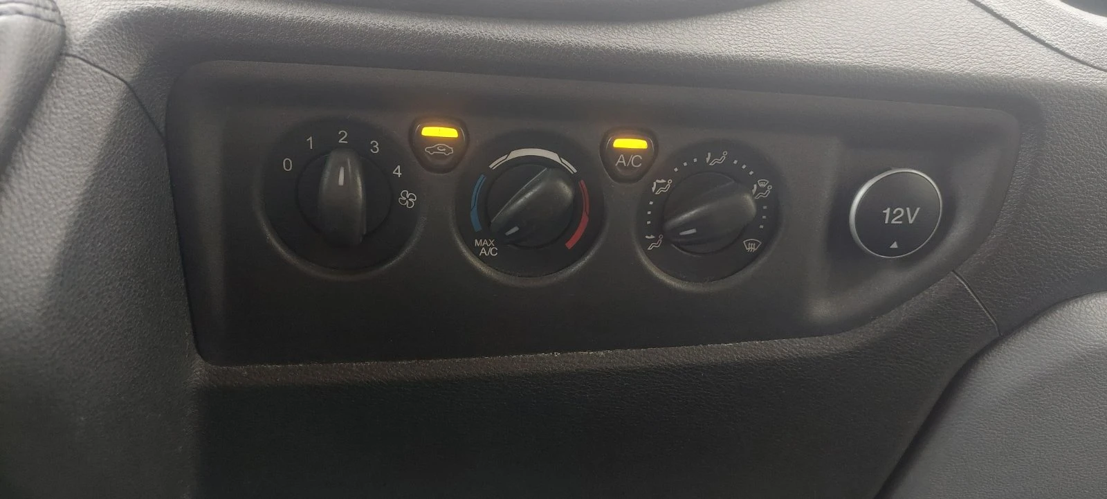 Ford Transit 2.0 tdi Б категория клима, снимка 11 - Бусове и автобуси - 56171301